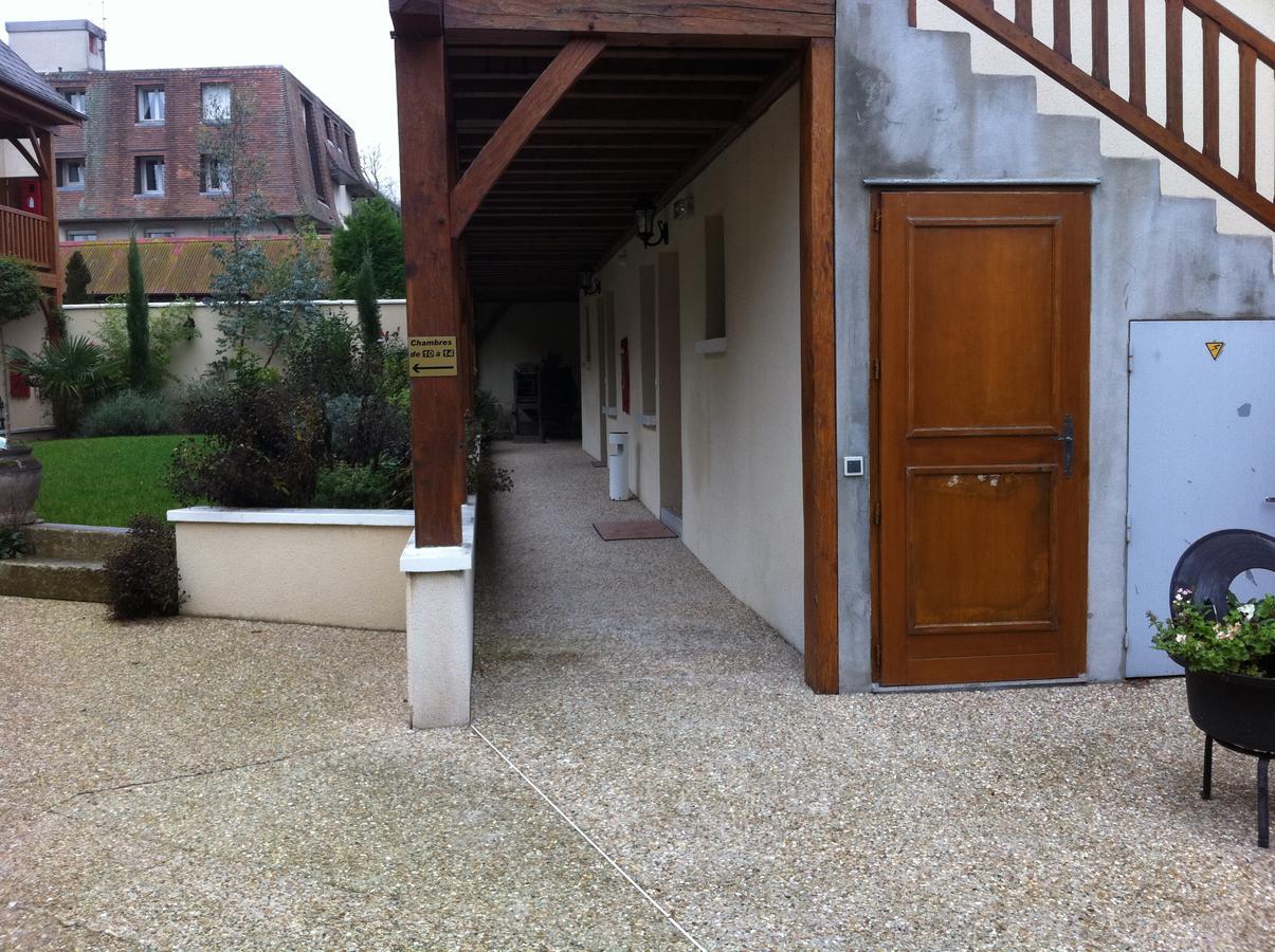 Hotel De Normandie Conches-en-Ouche Exteriör bild